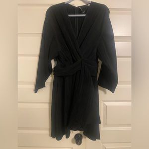 Capsule dress 100% polyester. Size 6